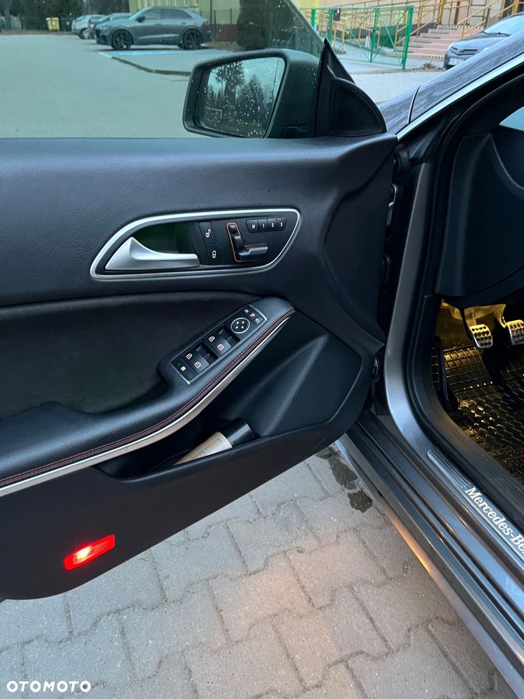 Mercedes-Benz CLA 250 AMG Line - 9
