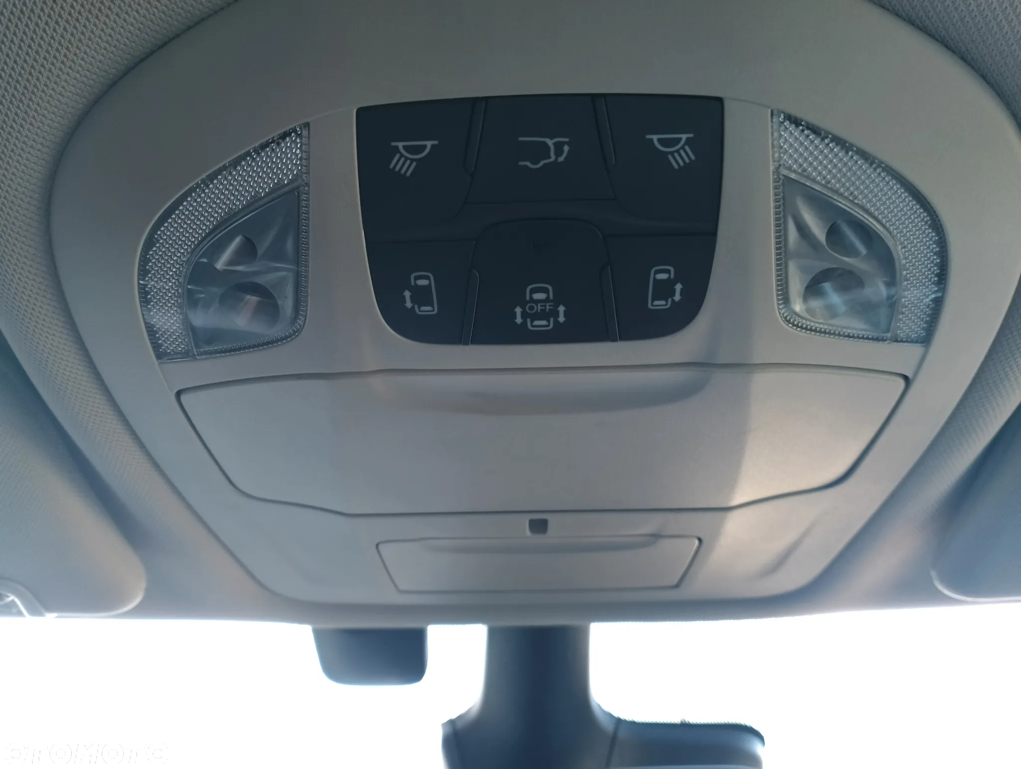 Chrysler Pacifica - 26