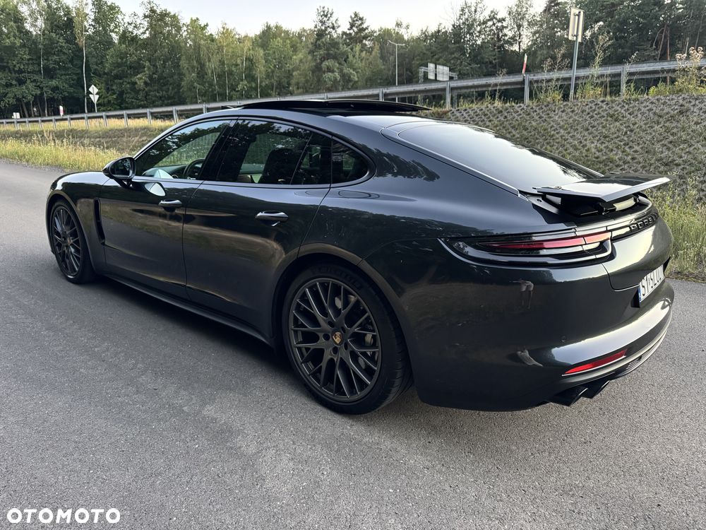 Porsche Panamera 4 - 10