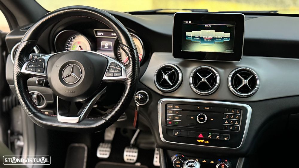 Mercedes-Benz CLA 200 d Shooting Brake AMG Line - 11