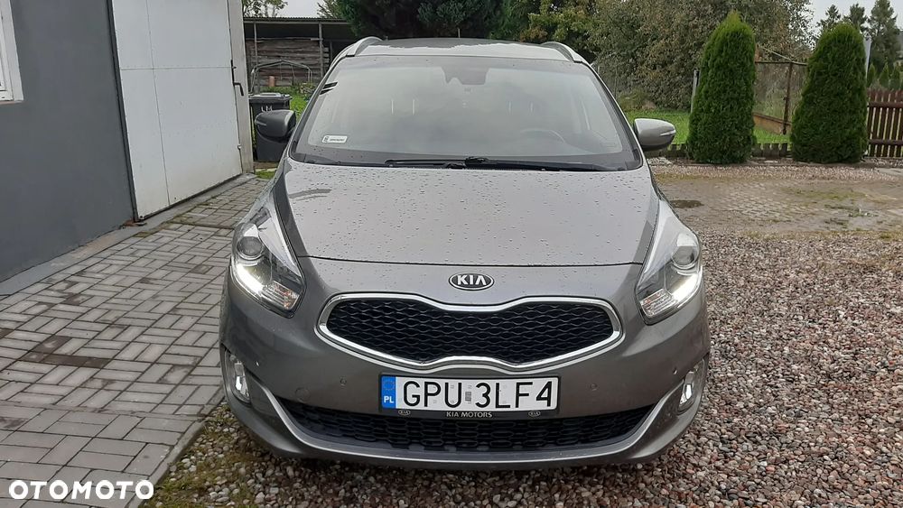 Kia Carens - 8