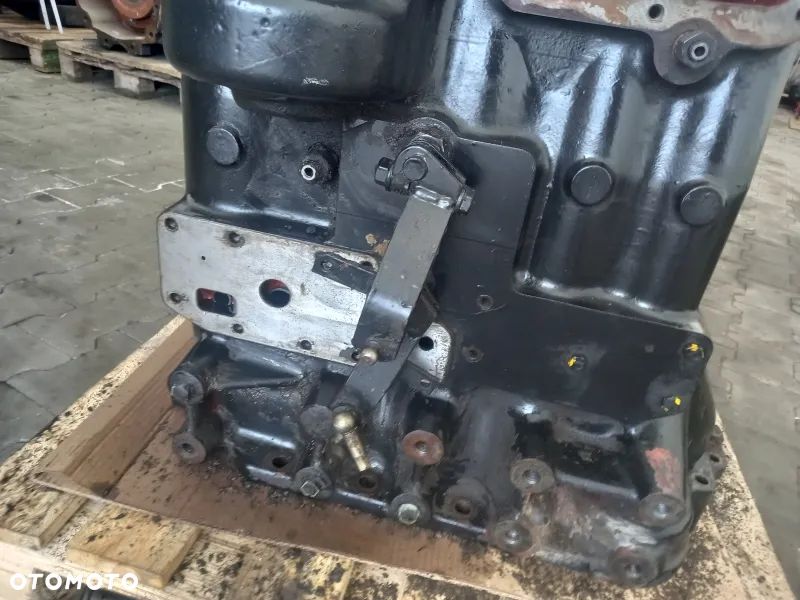 Obudowa skrzyni biegów 1341054C7 Case 5130 - 4