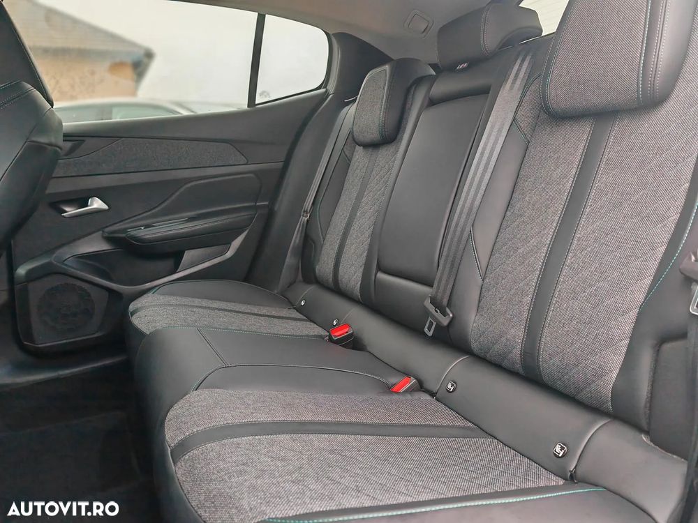 Peugeot 408 1.2L PureTech 130 S&S EAT8 Allure Pack - 13