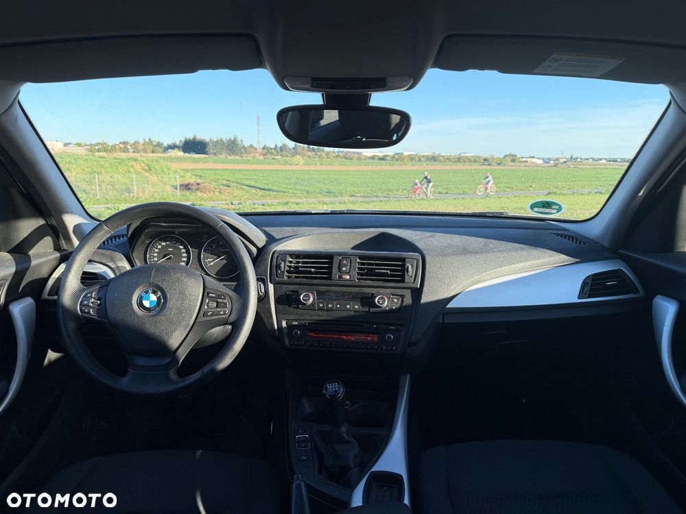 BMW Seria 1 116i - 6