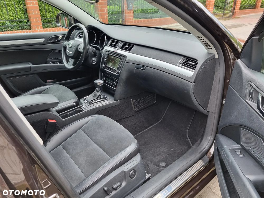 Skoda Superb 2.0 TDI Elegance DSG - 13