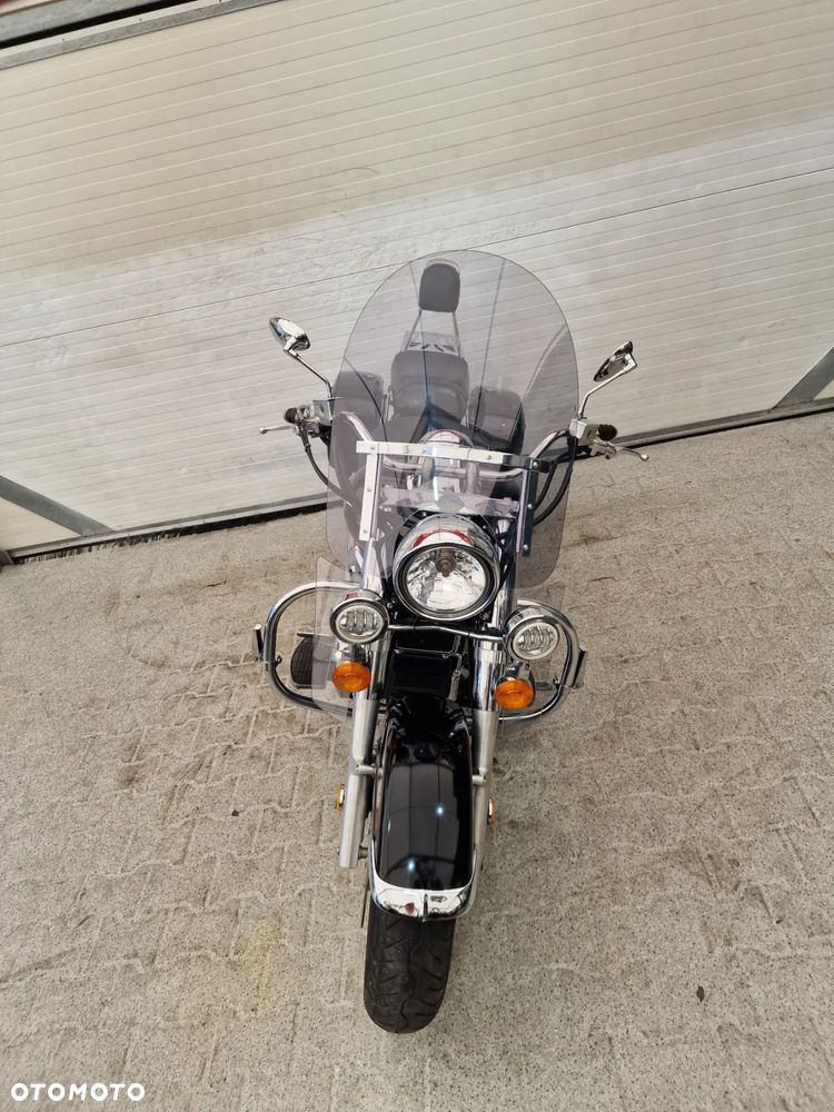 Suzuki Intruder - 12