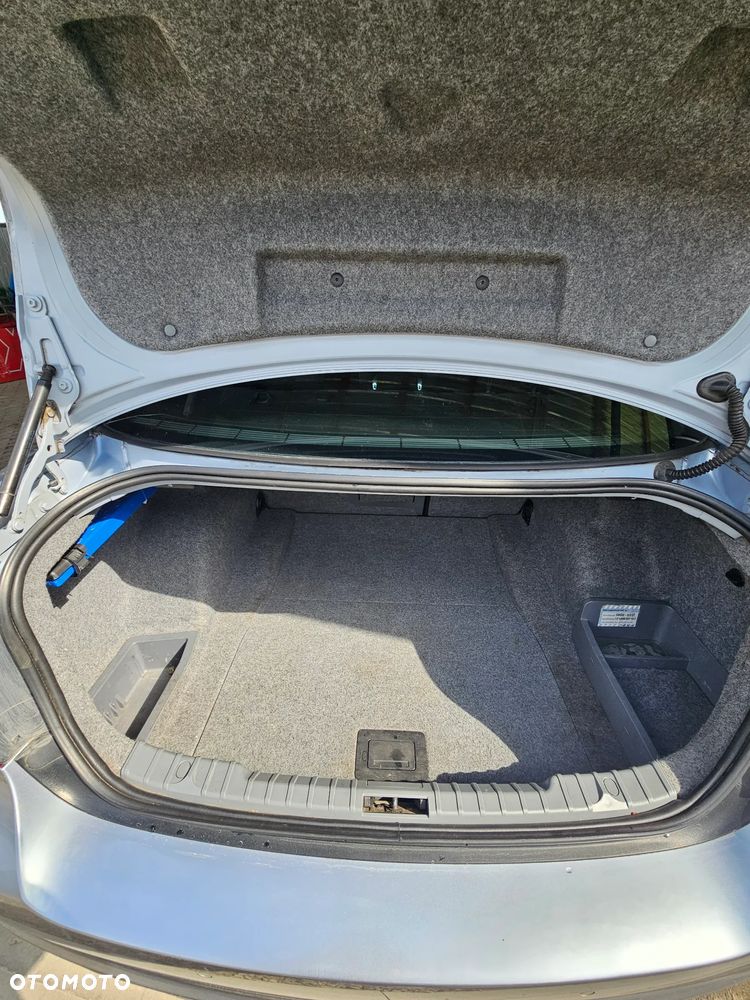 BMW Seria 3 318i Edition Sport - 12