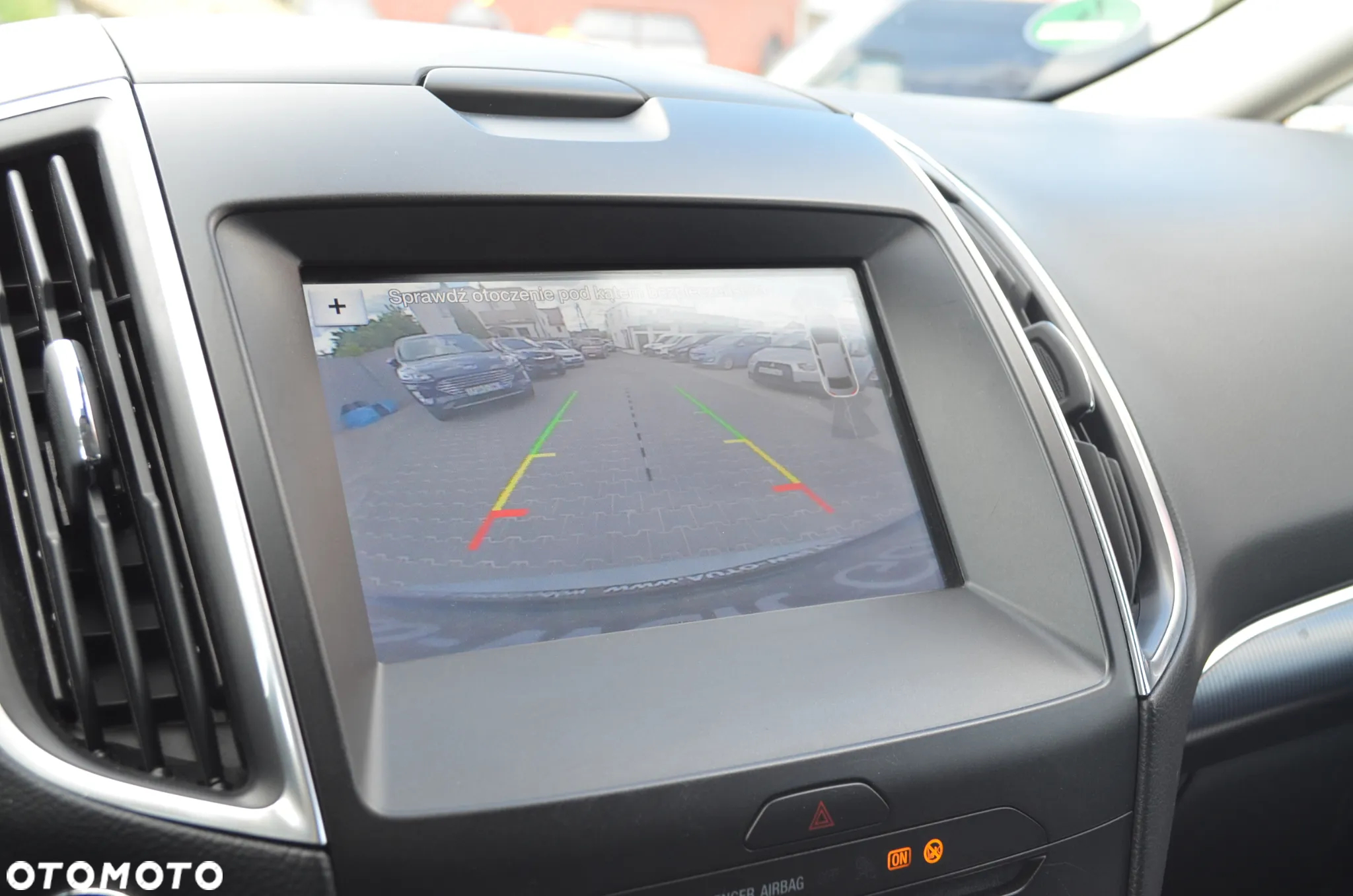 Ford S-Max - 17