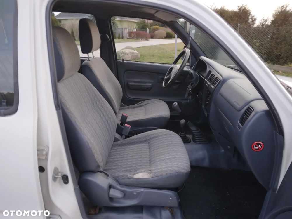 Toyota Hilux 2.5 D-4D DLX - 7