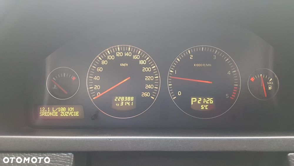 Volvo XC 90 2.4 D5 - 18