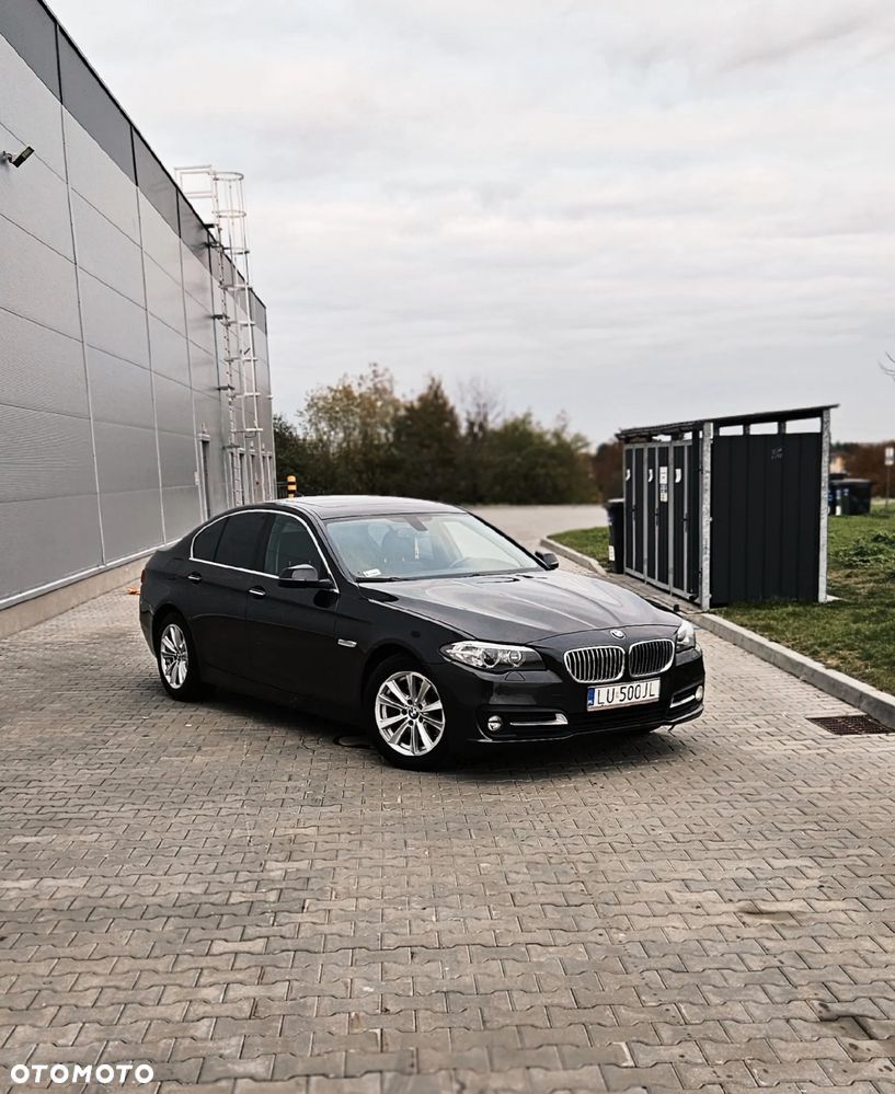 BMW Seria 5 528i xDrive - 1
