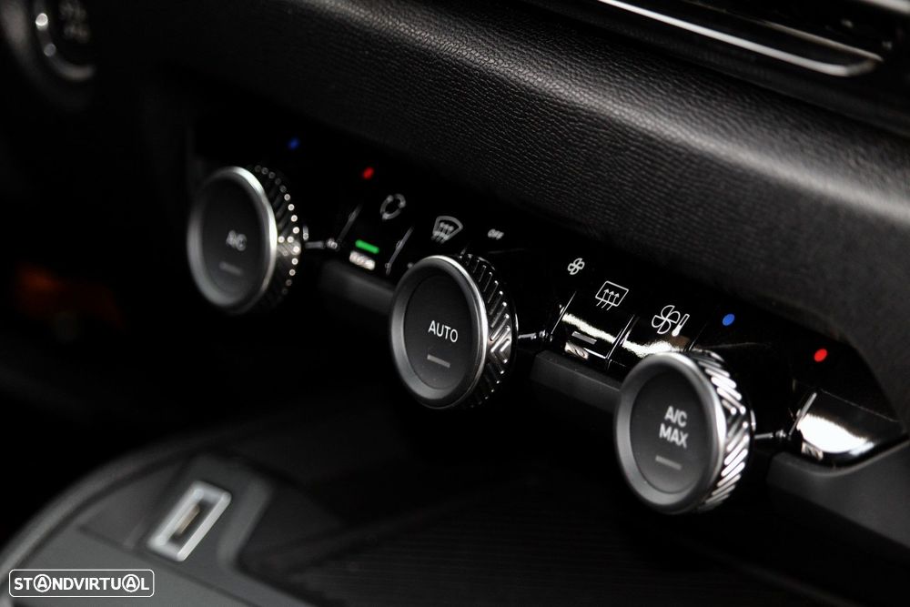 Citroën e-C4 50 kWh Shine - 13