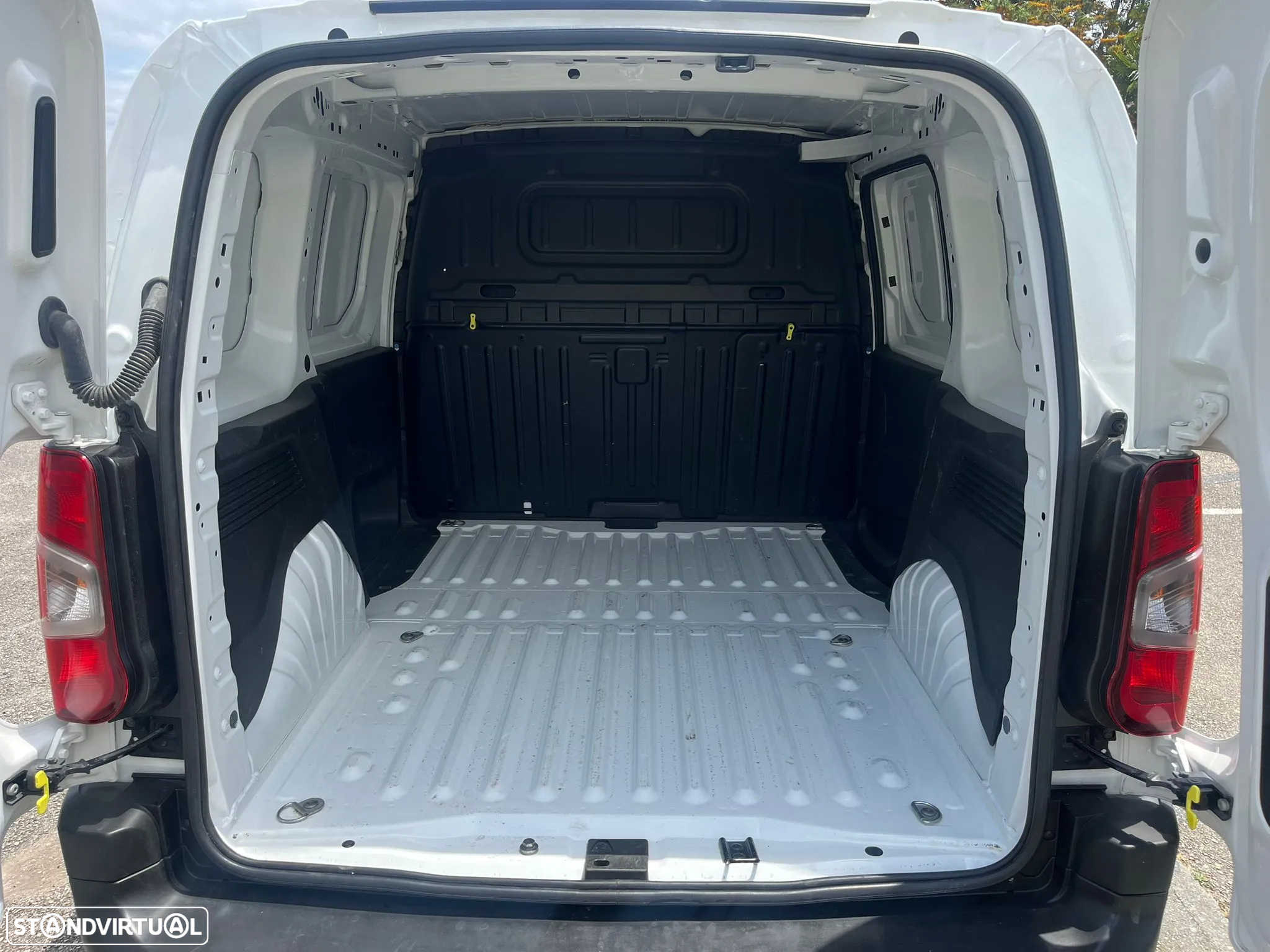 Opel COMBO 1.5 102cv 3 LUGARES - AC - IVA DEDUTÍVEL - 14