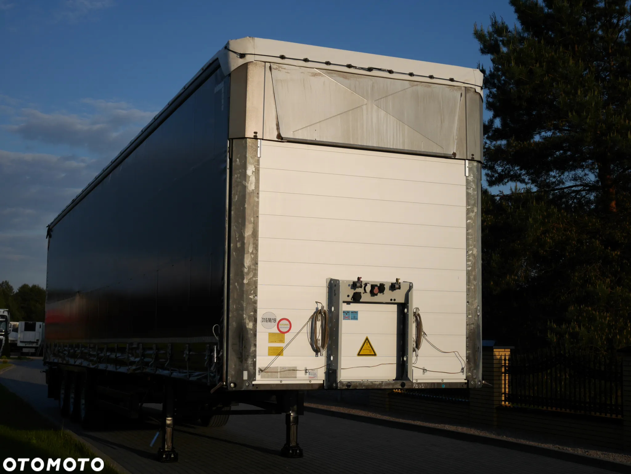 Schmitz Cargobull VARIOS  Standard/Mega Dach podnoszony - 4