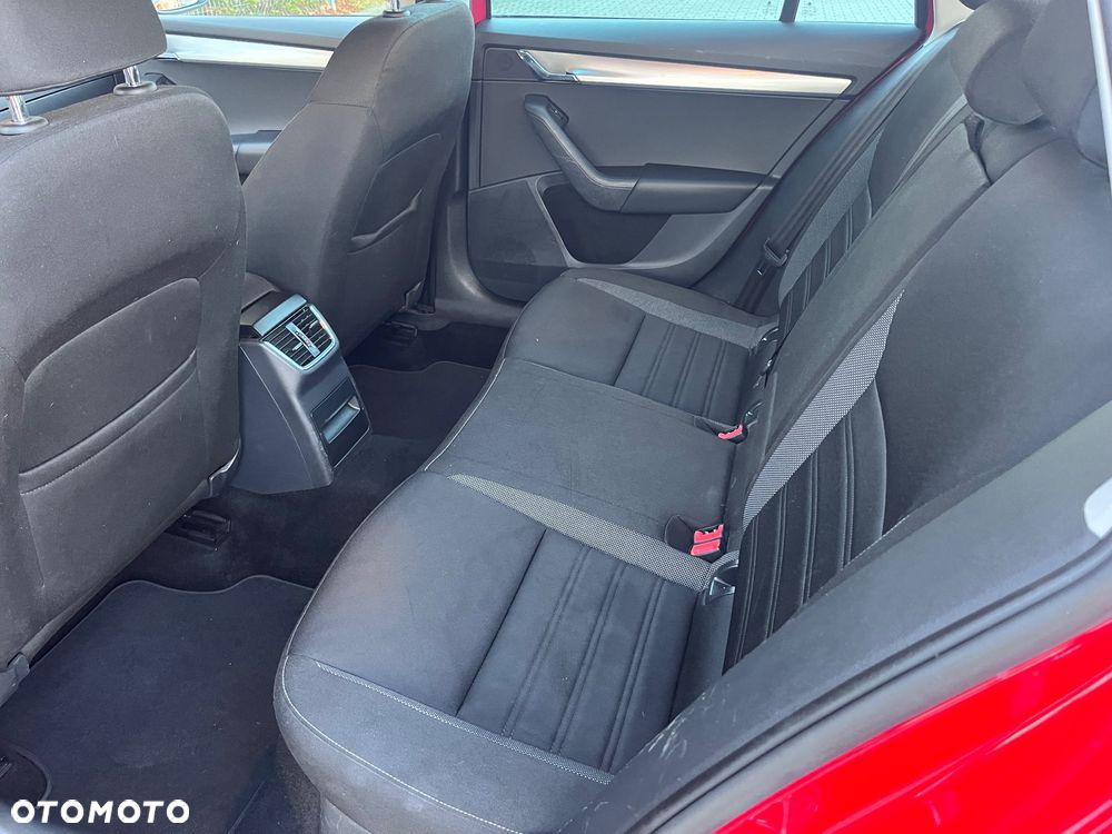 Skoda Octavia 1.6 TDI DSG Ambition - 15