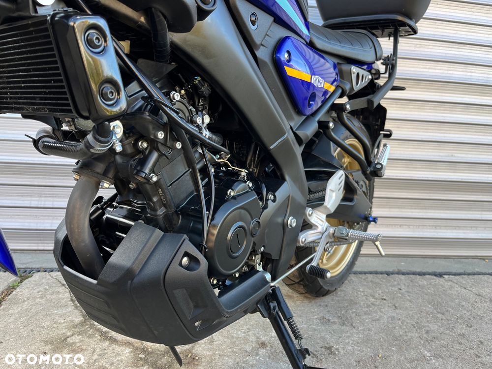 Yamaha XSR - 28