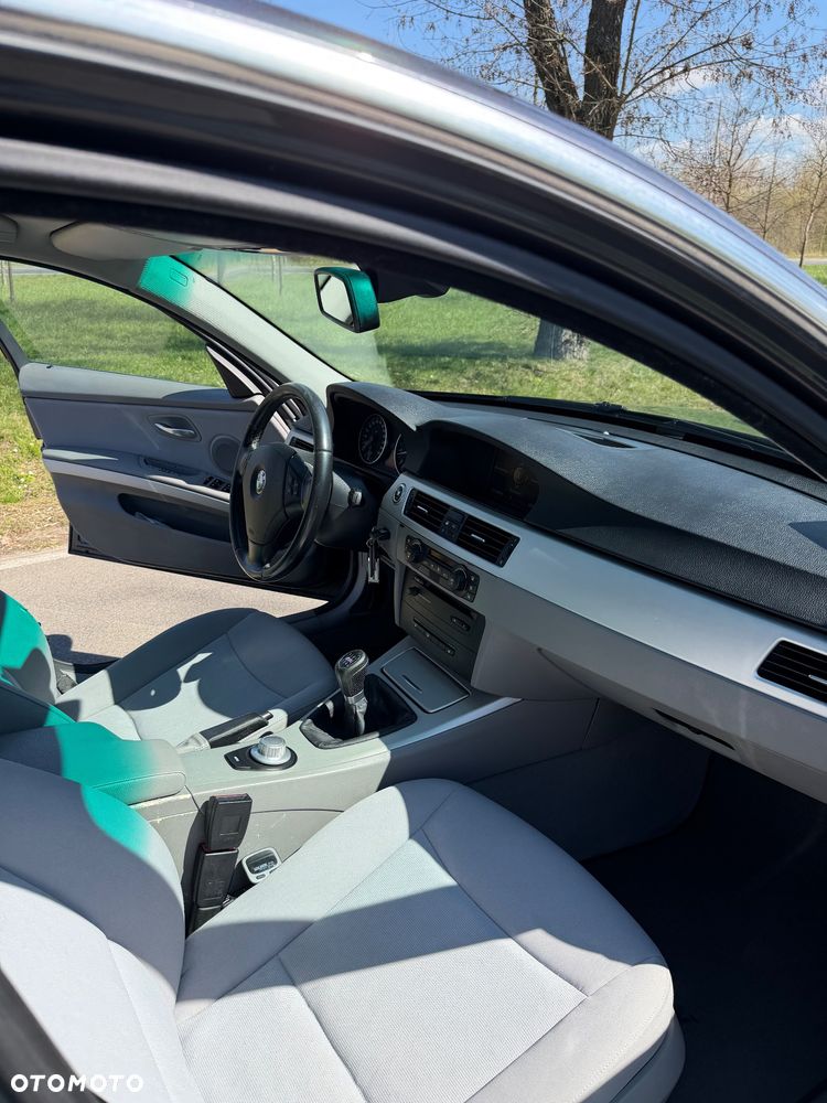 BMW Seria 3 325i - 8