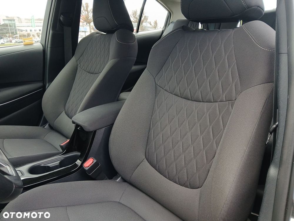 Toyota Corolla 1.8 Hybrid Comfort - 37