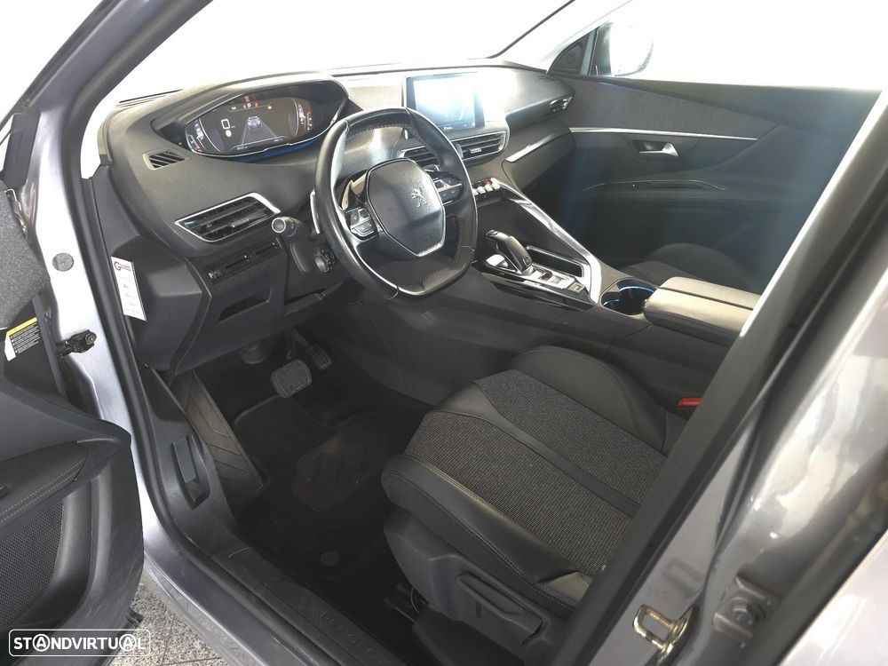 Peugeot 3008 1.5 BlueHDi Allure EAT8 — fotografia 14