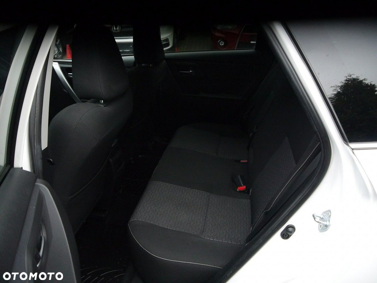 Toyota Auris 2.0 D-4D Touring Sports Comfort - 21