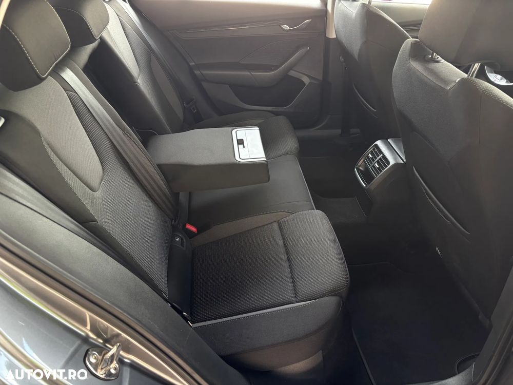Skoda Octavia 2.0 TDI DSG Ambition - 31