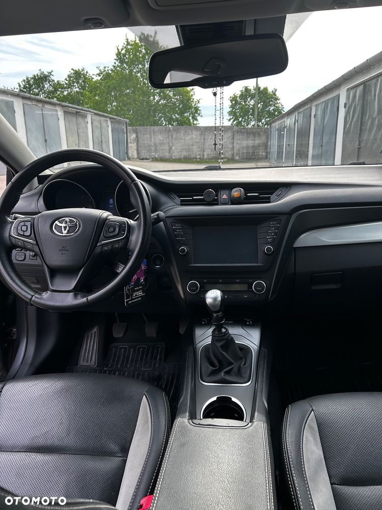 Toyota Avensis 2.0 D-4D Prestige - 11