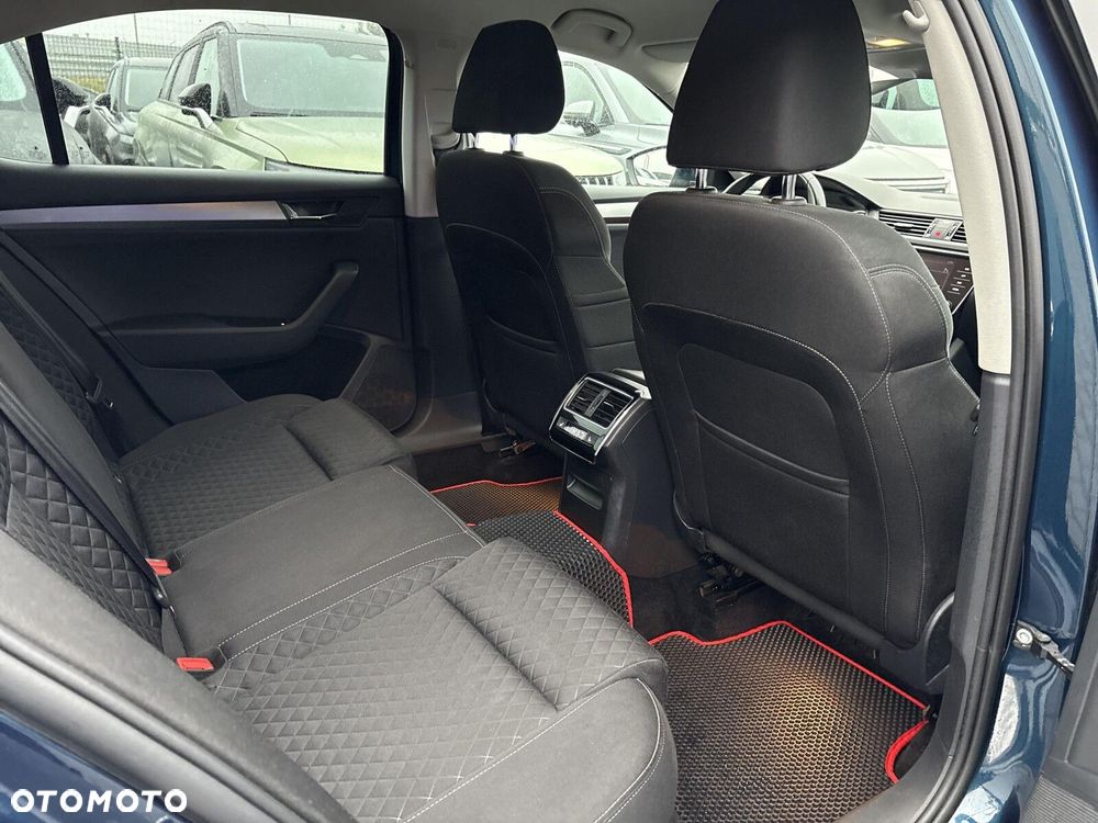 Skoda Superb 2.0 TDI SCR Style DSG - 32