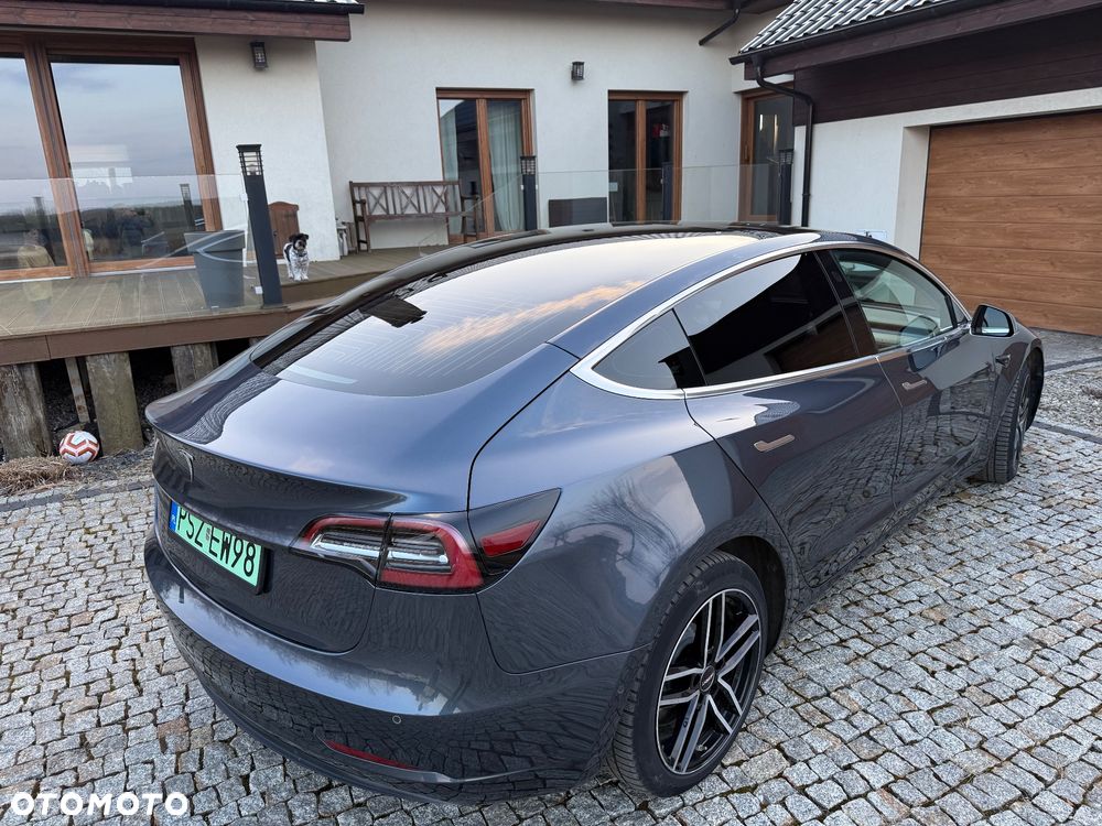 Tesla Model 3 - 9