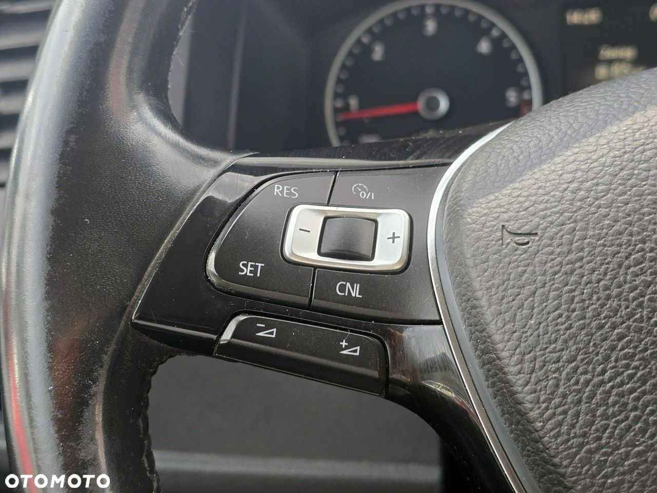 Volkswagen Caravelle - 7