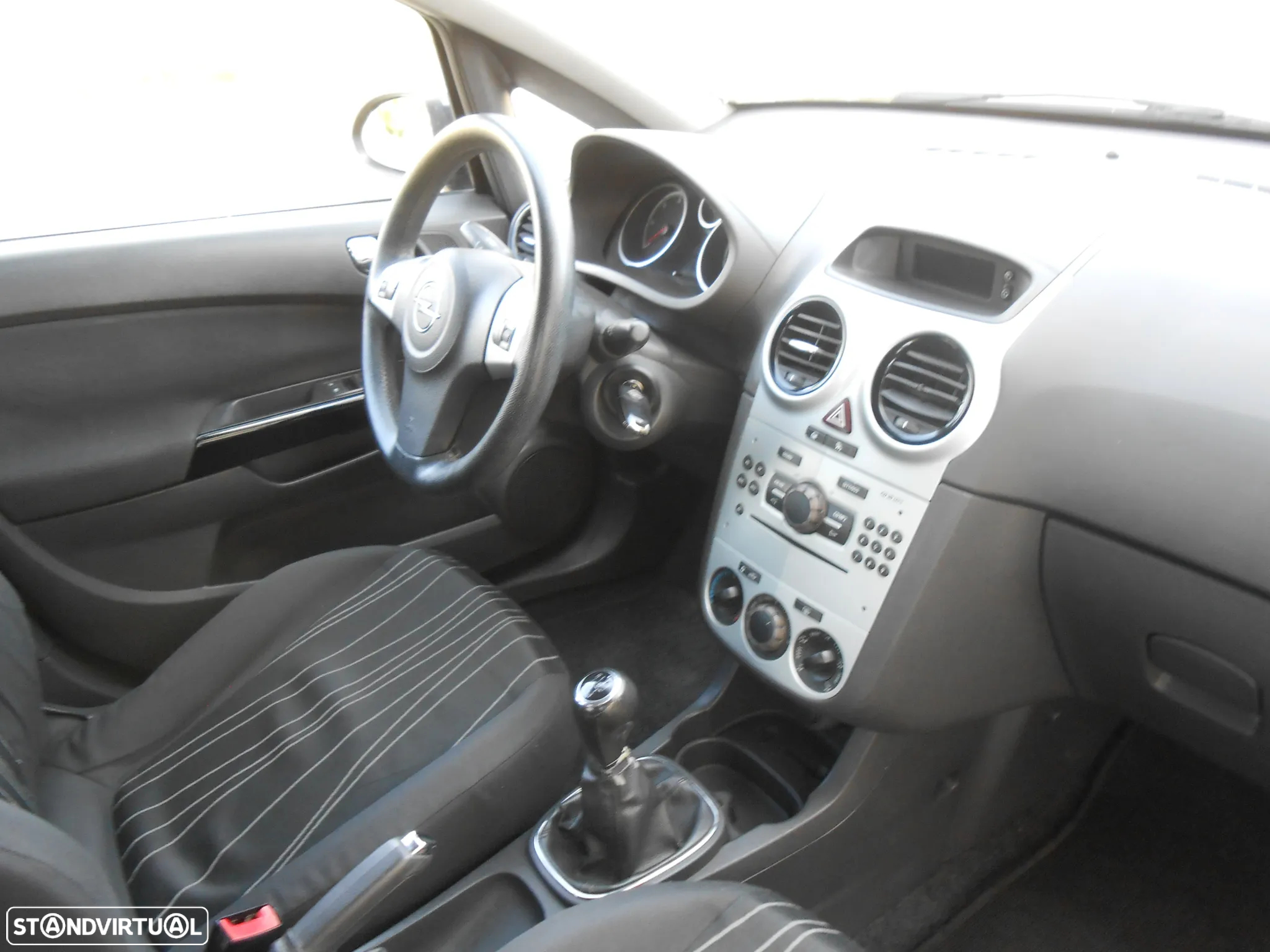 Opel Corsa 1.3 CDTi Enjoy EcoFLEX - 22