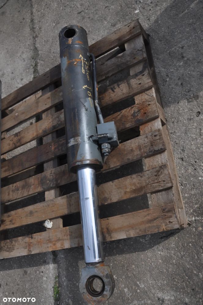 Siłownik hydrauliczny Terex T 350 - 2