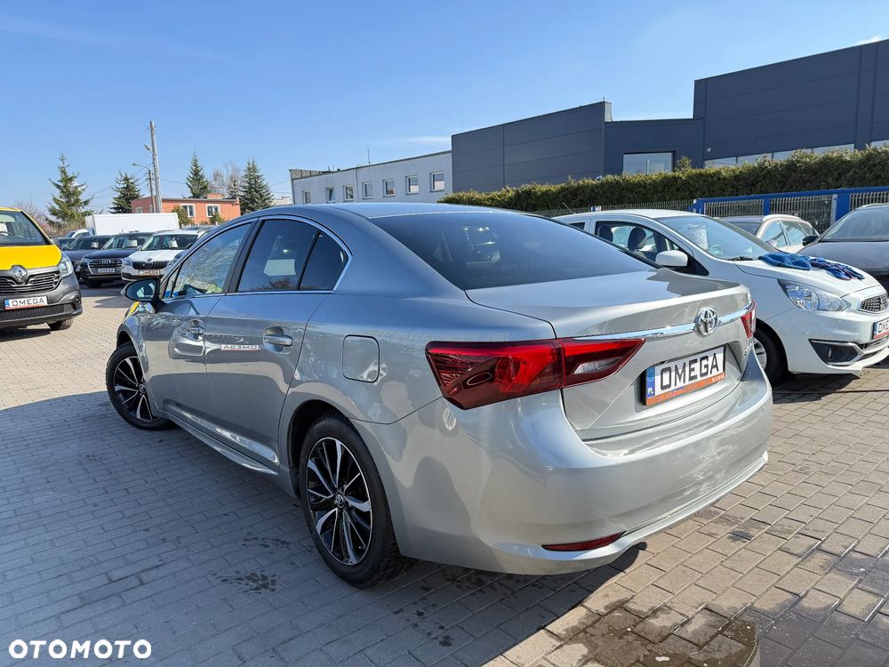 Toyota Avensis 1.8 Prestige MS - 4