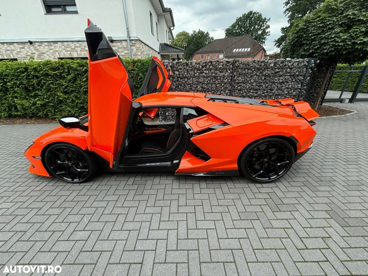 Lamborghini Revuelto - 9