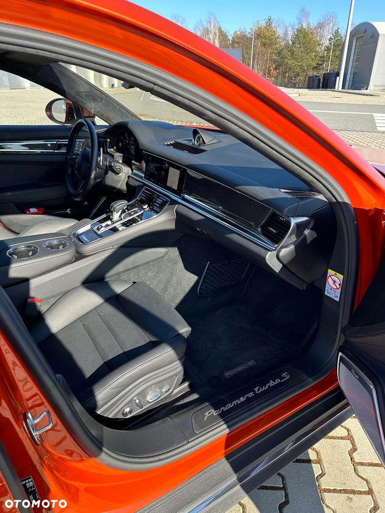 Porsche Panamera Turbo S Executive - 16