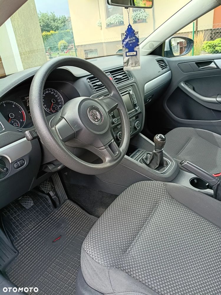 Volkswagen Jetta 1.6 TDI Comfortline - 17