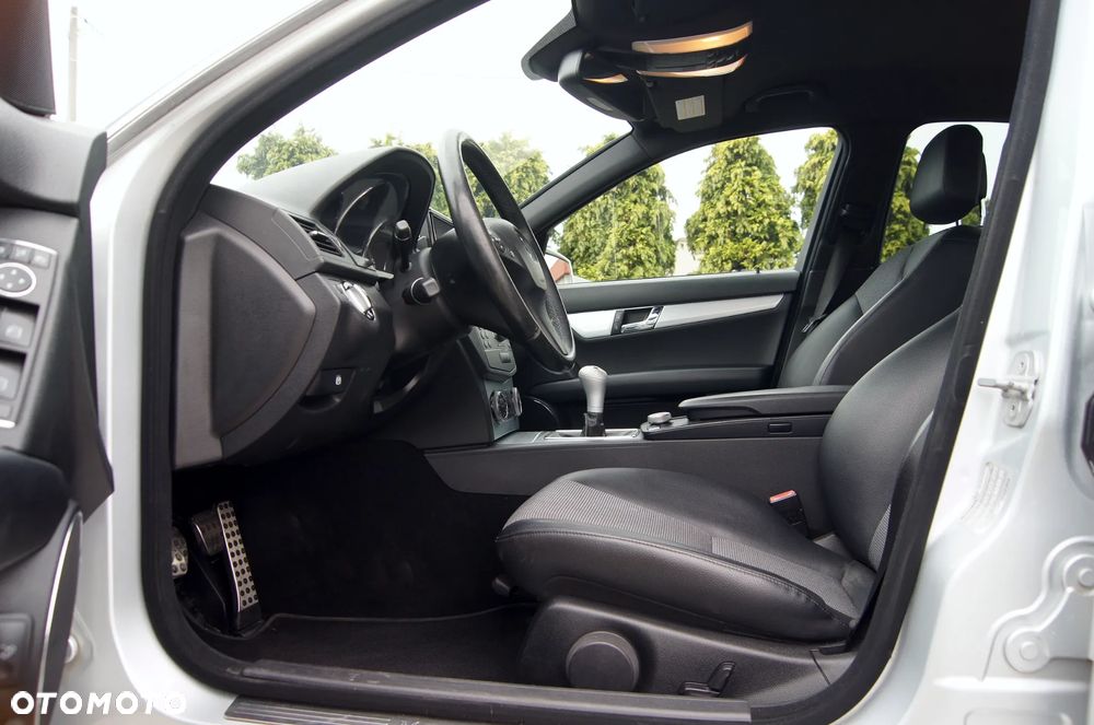 Mercedes-Benz Klasa C 250 CDI Avantgarde Edition - 9