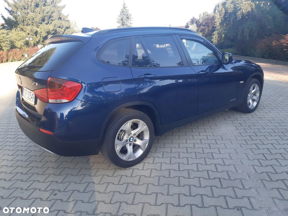BMW X1 sDrive18i Sport Line - 18