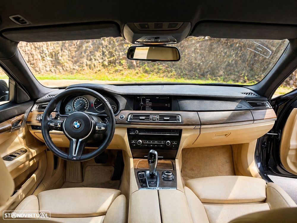 BMW 740 d Pack M - 9