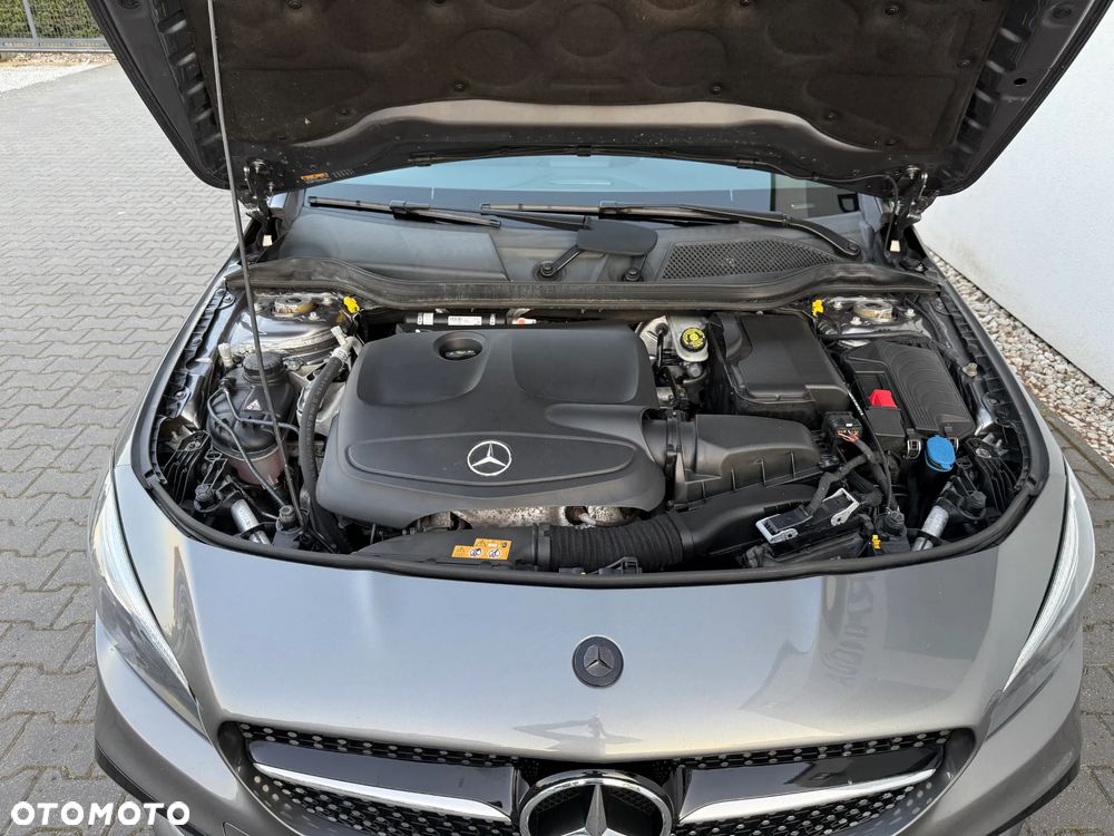 Mercedes-Benz CLA 180 7G-DCT AMG Line - 30