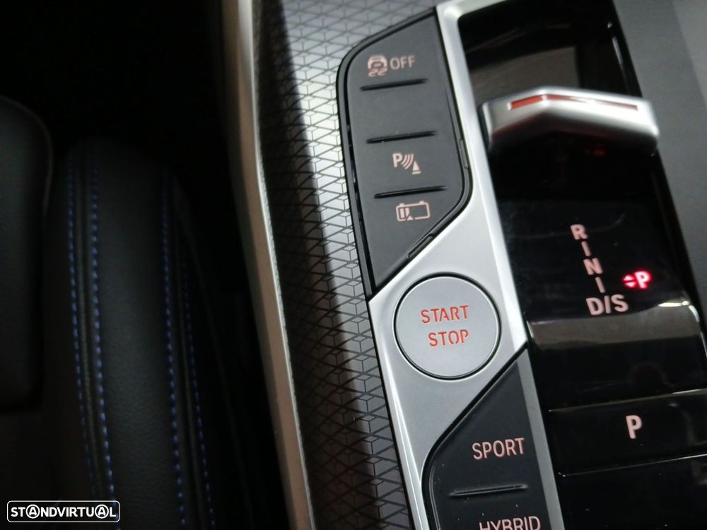 BMW 320 e Pack Desportivo M Auto - 24