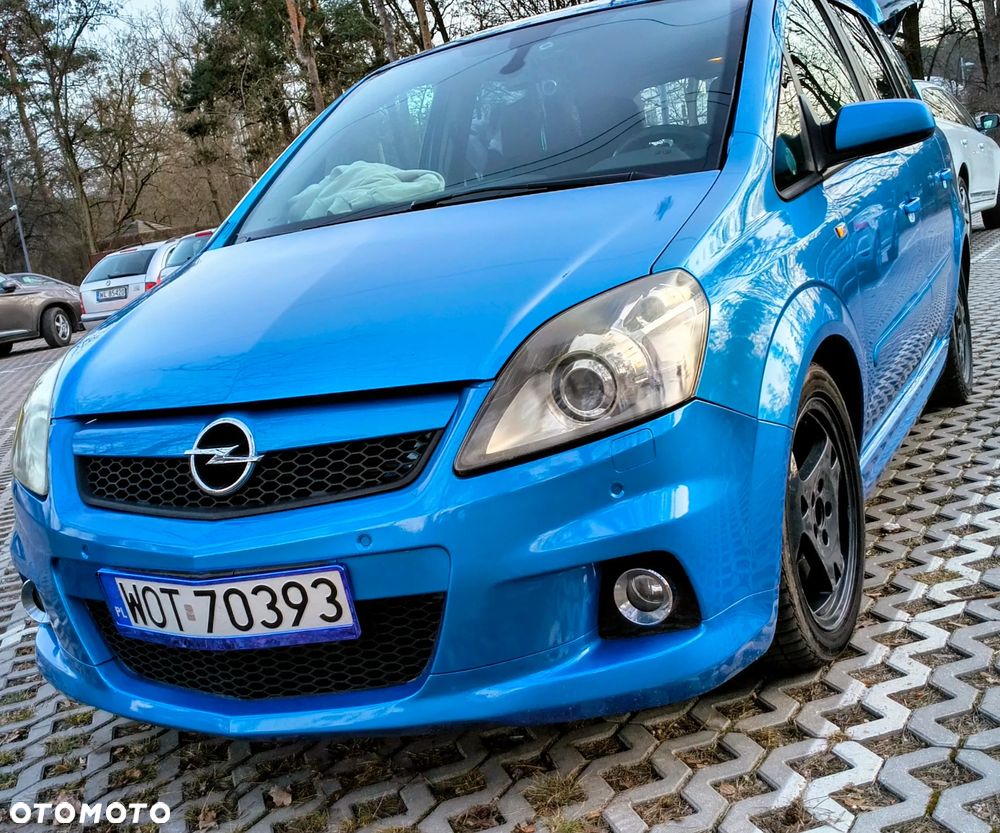 Opel Zafira - 1