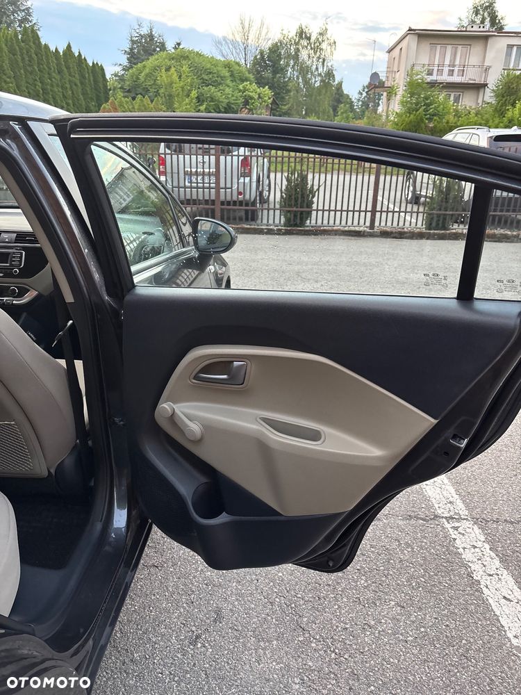 Kia Rio 1.2 L - 14