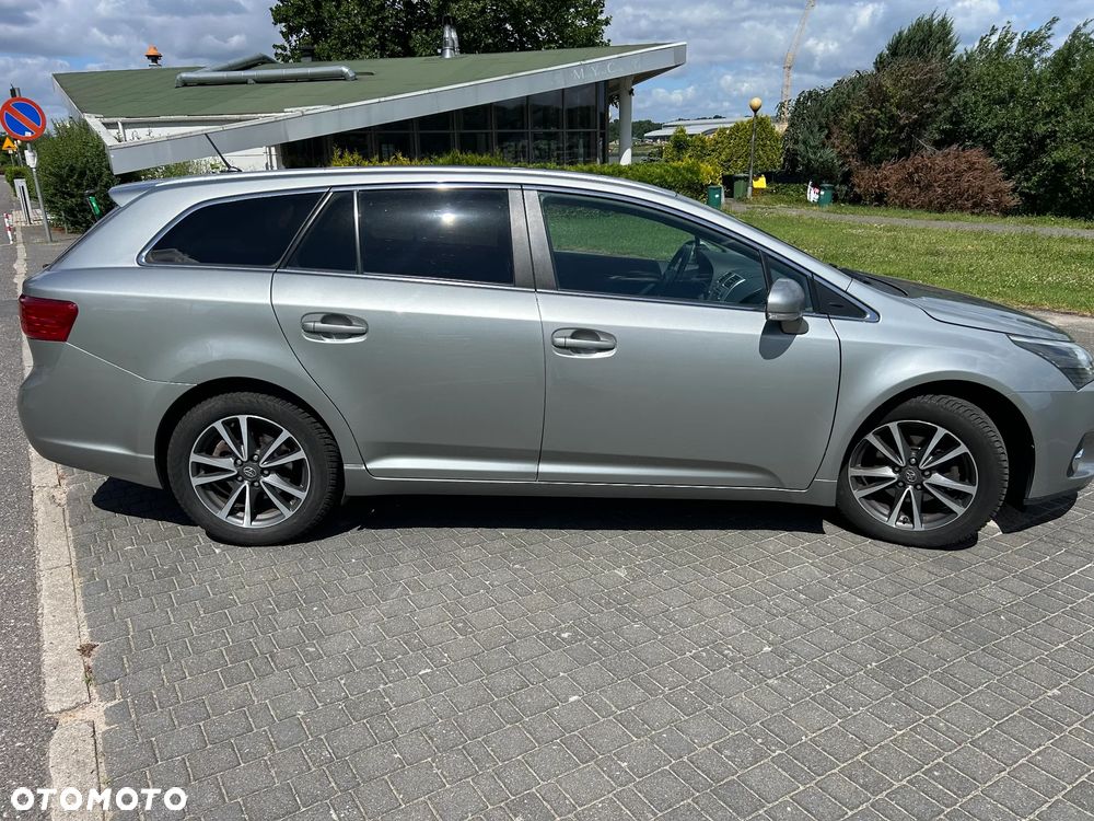 Toyota Avensis 2.0 D-4D Edition (2014) - 6