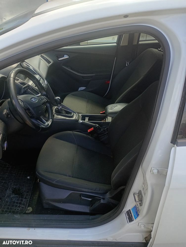 Ford Focus 1.5 TDCi ST-Line - 8