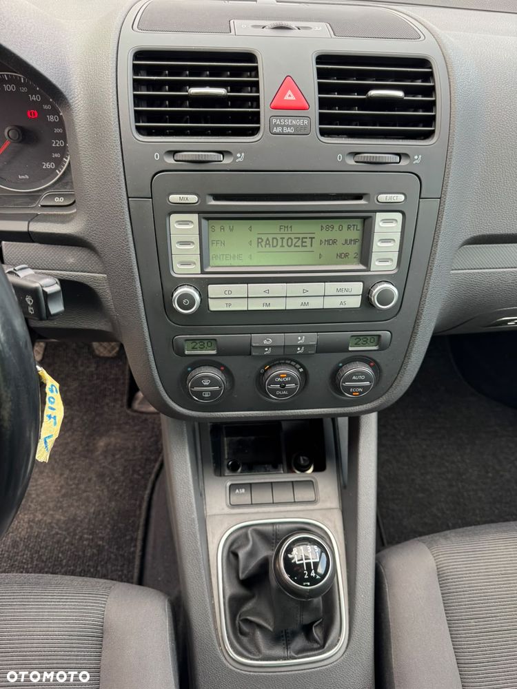 Volkswagen Golf - 16