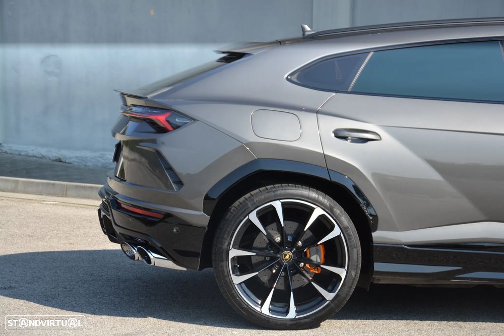 Lamborghini Urus - 19