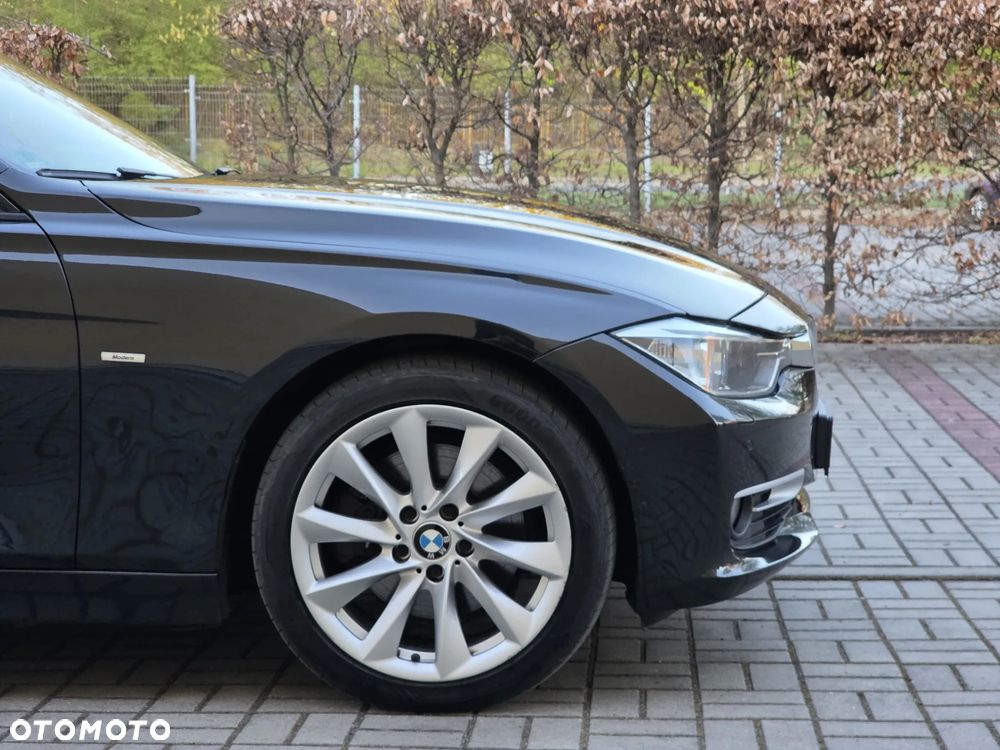 BMW Seria 3 330d Sport-Aut Blue Performance Modern Line - 37