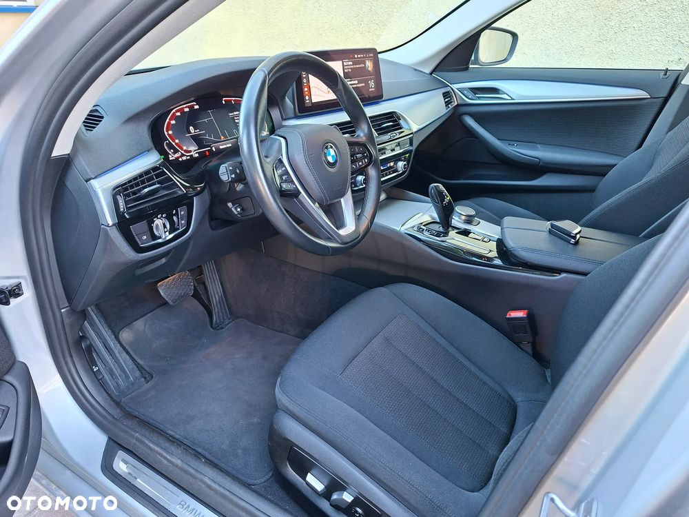 BMW Seria 5 518d - 9