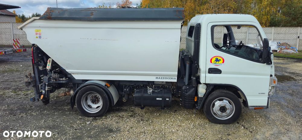 Mitsubishi CANTER FUSO - 4
