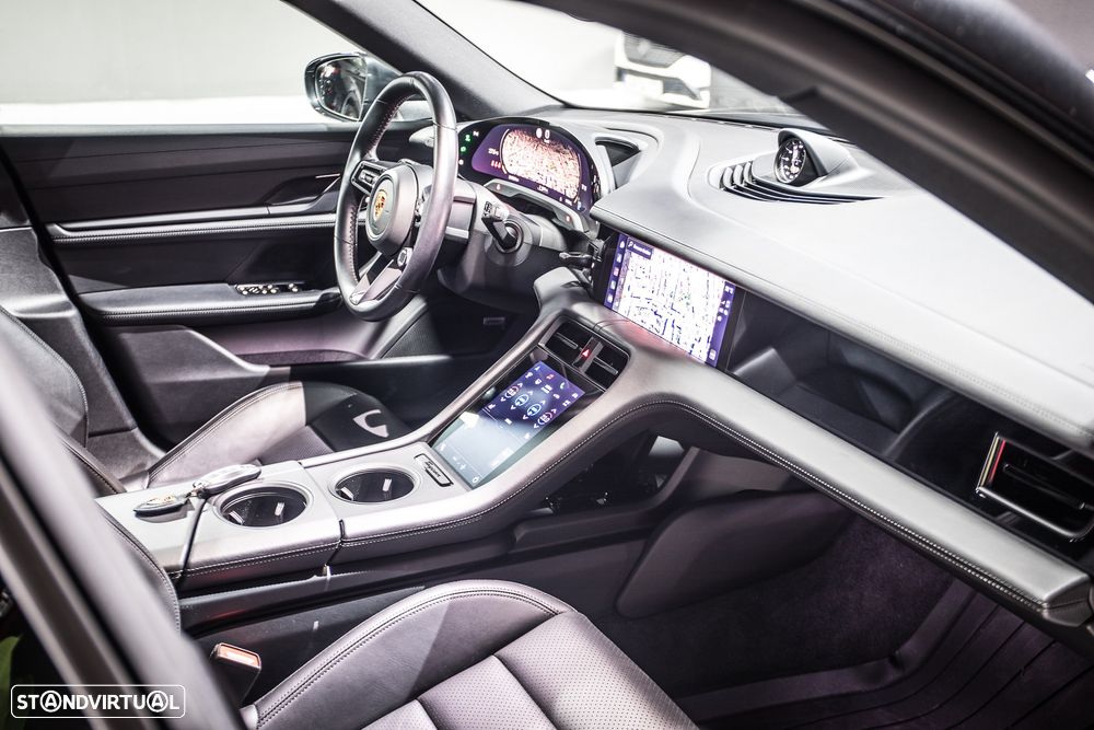 Porsche Taycan Sport Turismo - 9